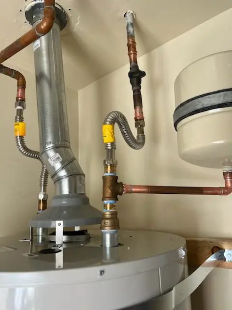 Water heater installation and plumbing repair in San Luis